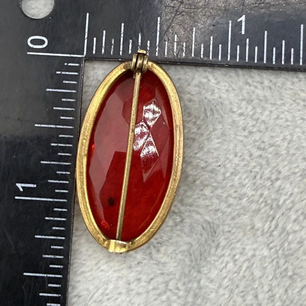 Vintage‎ Victorian Glass Brooch Gold Tone Red